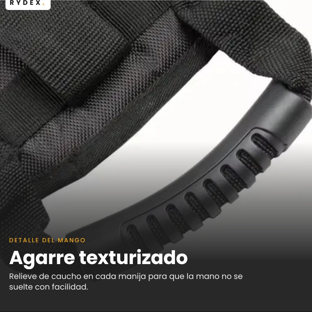 Parrillero sosteniéndose de las manijas Rydex